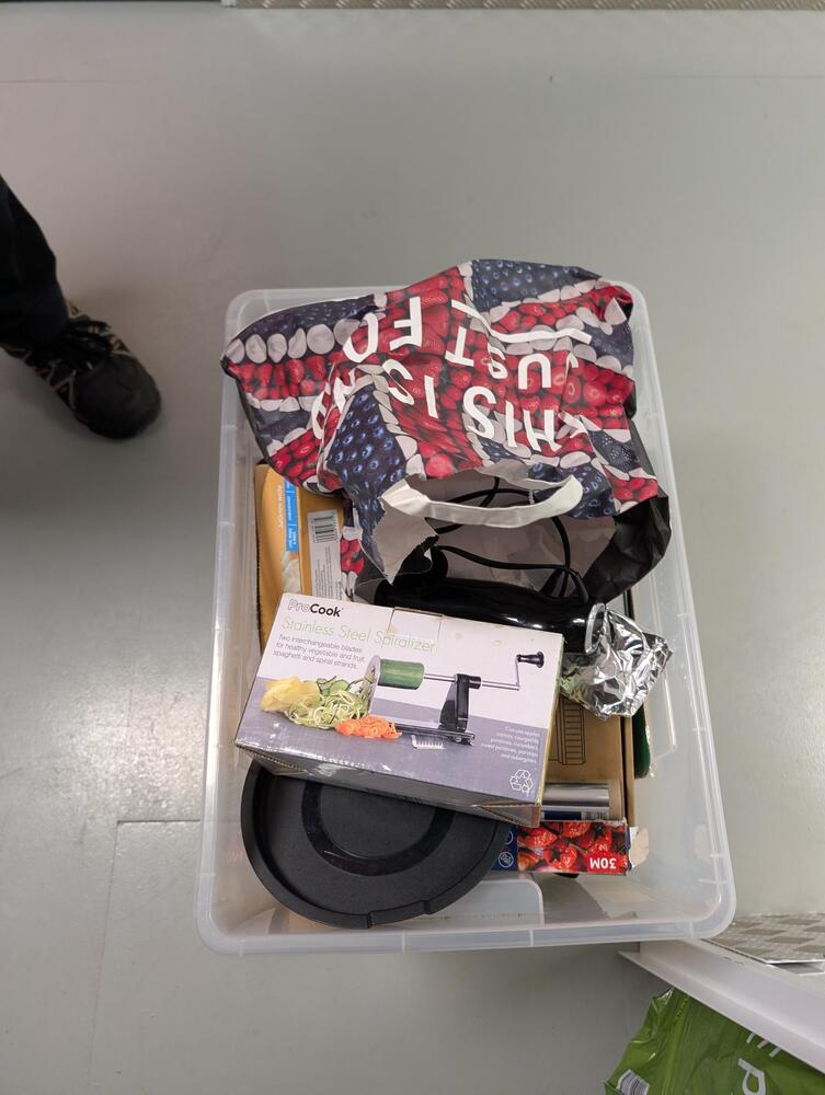 Brighton  Self storage unit auction IB-8003