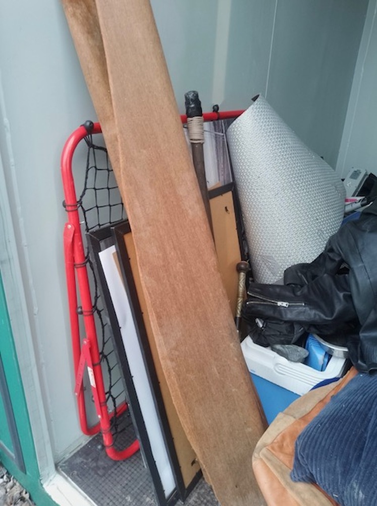 Worthing Storage Unit auction IB-3054