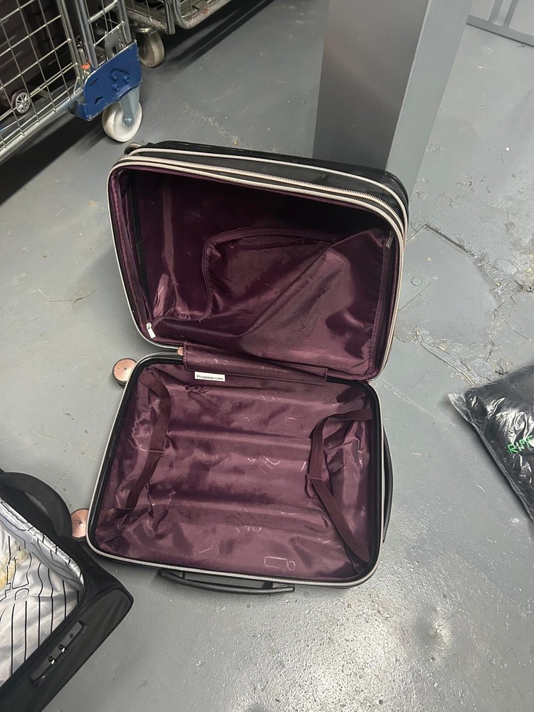 Bow Self storage auction IB-8150