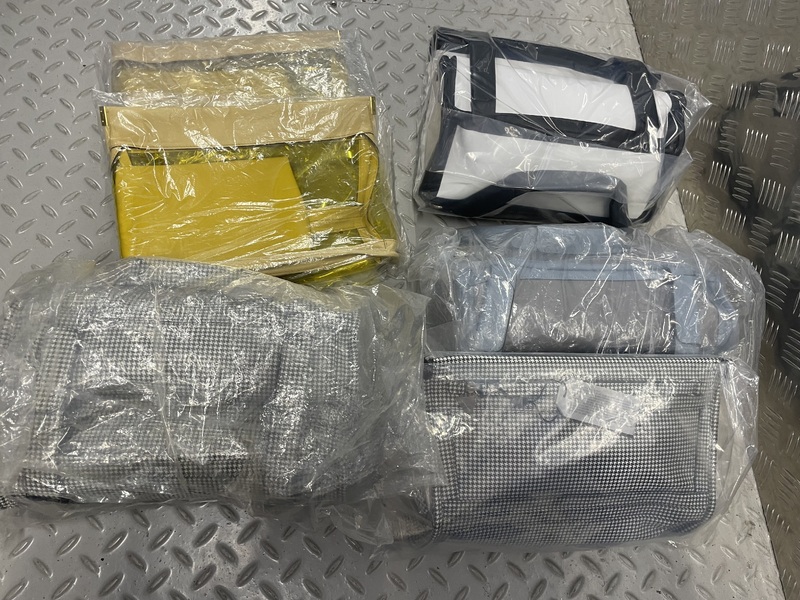 Bow Self storage unit auction IB-5210 23