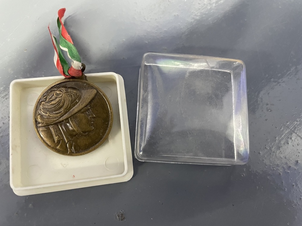 Lea Bridge Storage Unit auction IB-5869