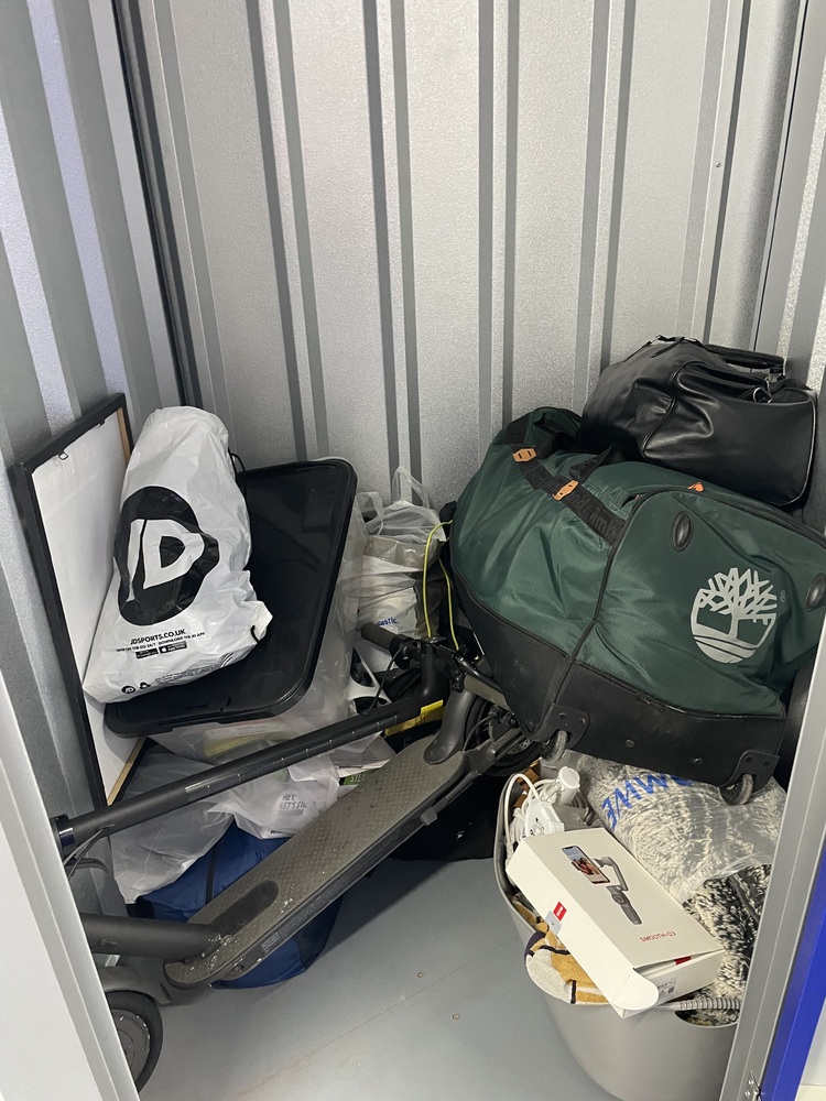 Lea Bridge storage facility unit auction IB-5869