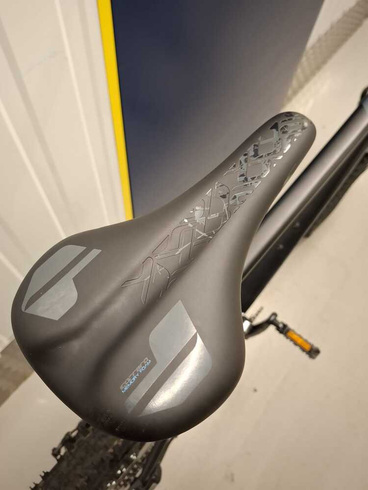 BURNLEY Storage auction IB-6311