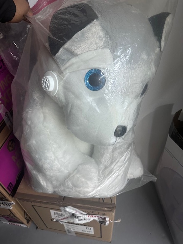 Islington Self storage facility auction IB-5826