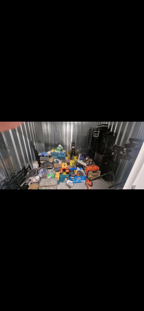 Wednesbury storage facility unit auction IB-6950