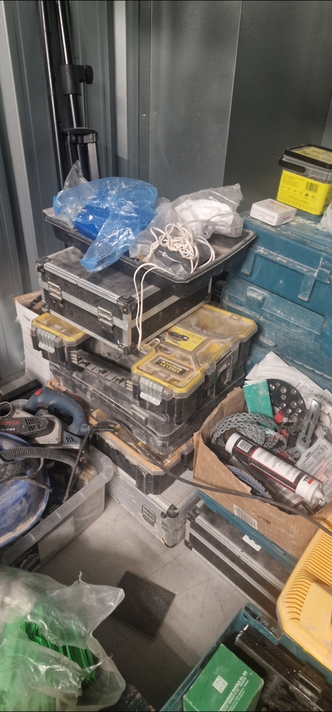 Wednesbury Storage Unit auction IB-5981