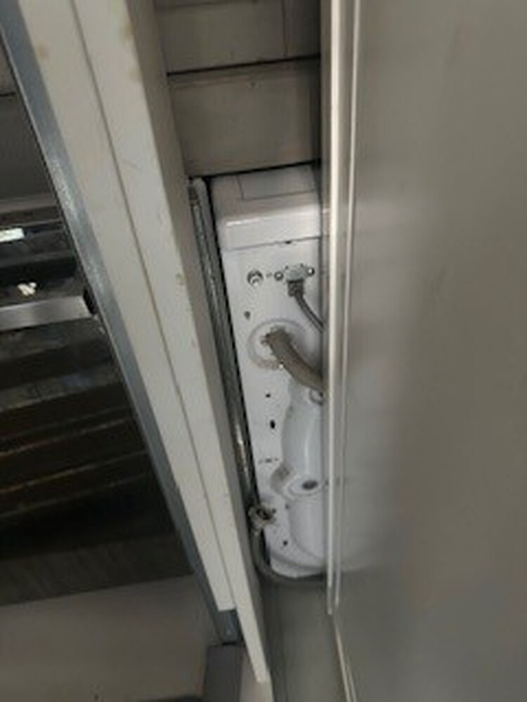 Dudley Self storage unit auction IB-2347