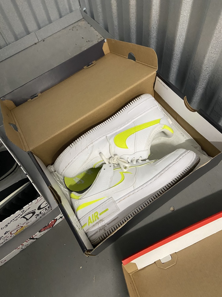 Catford Self storage unit auction IB-3850 13