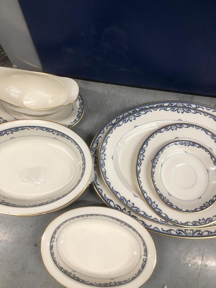 Mitcham storage facility unit auction IB-6880 16