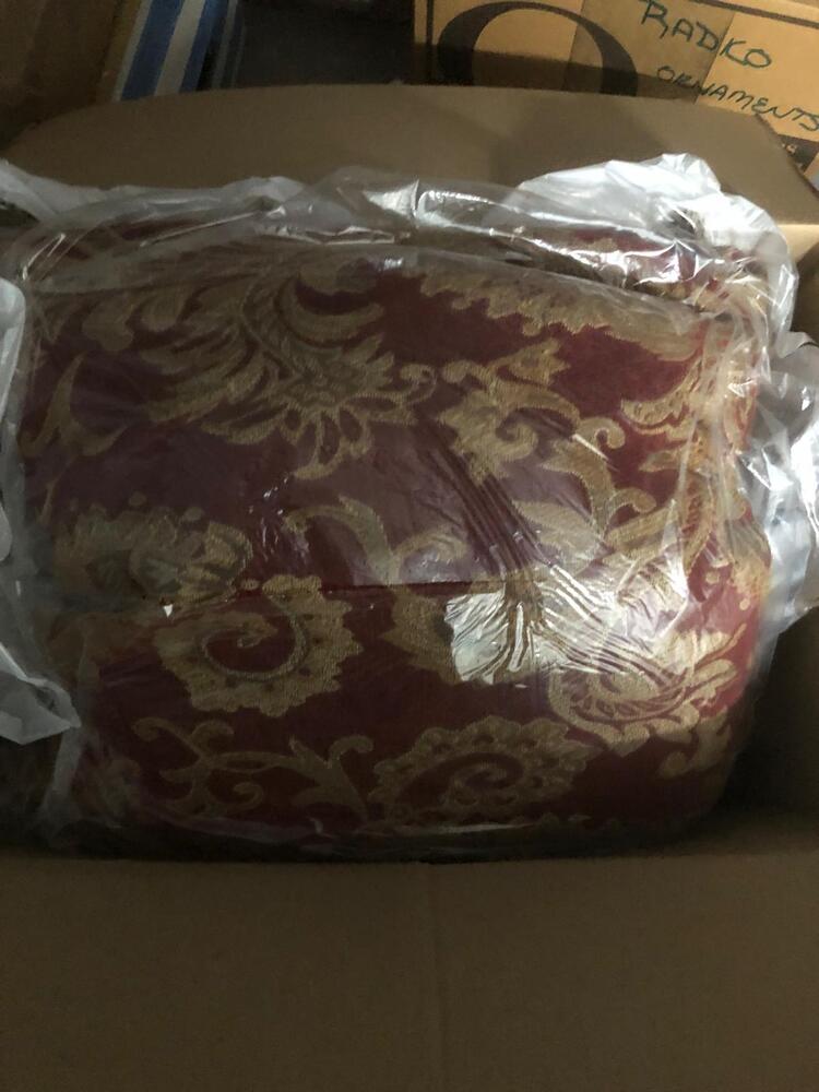 Mitcham storage facility unit auction IB-6880 56