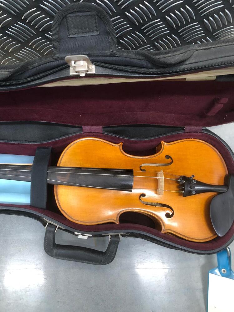 Mitcham Self storage unit auction IB-6880 53