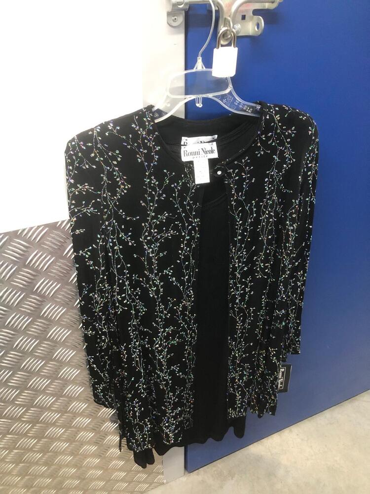 Mitcham Self storage unit auction IB-6880 63