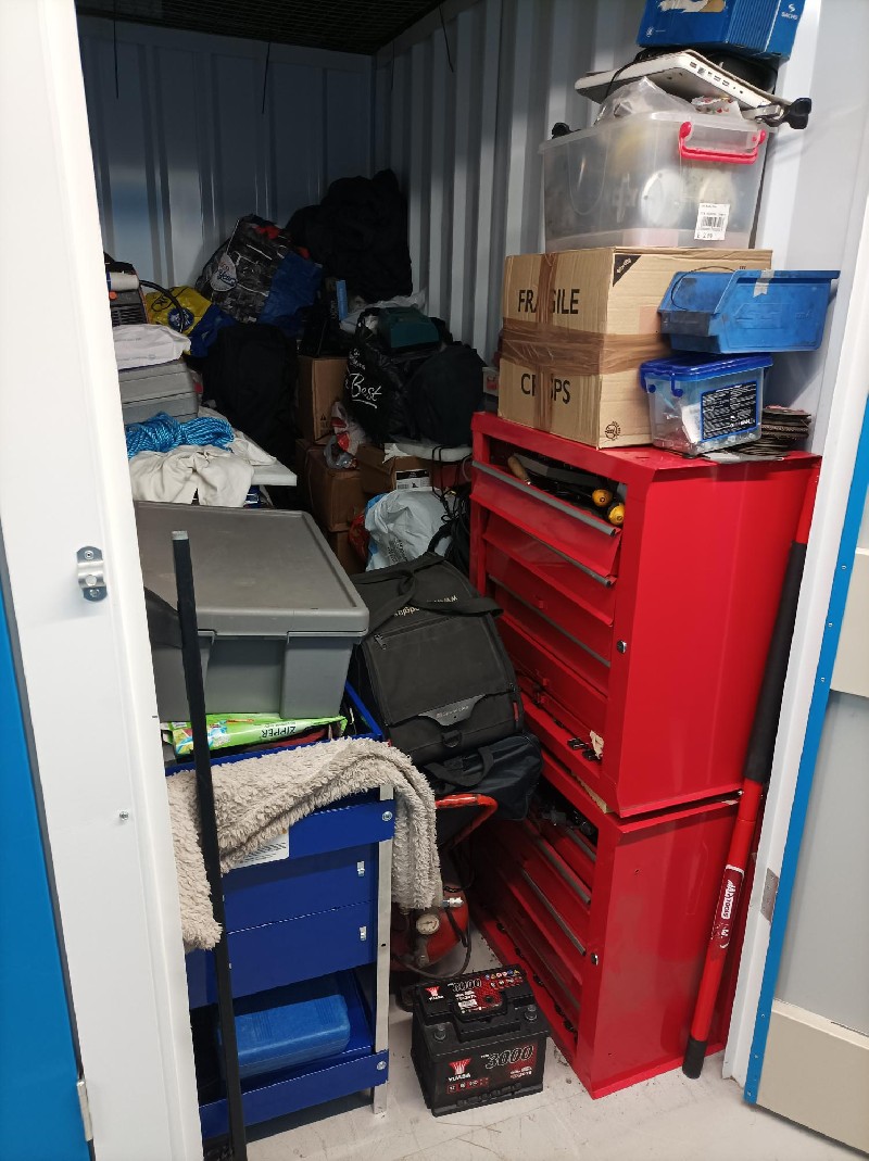 iBidOnStorage.co.uk StorageMart Auction 16581371524198