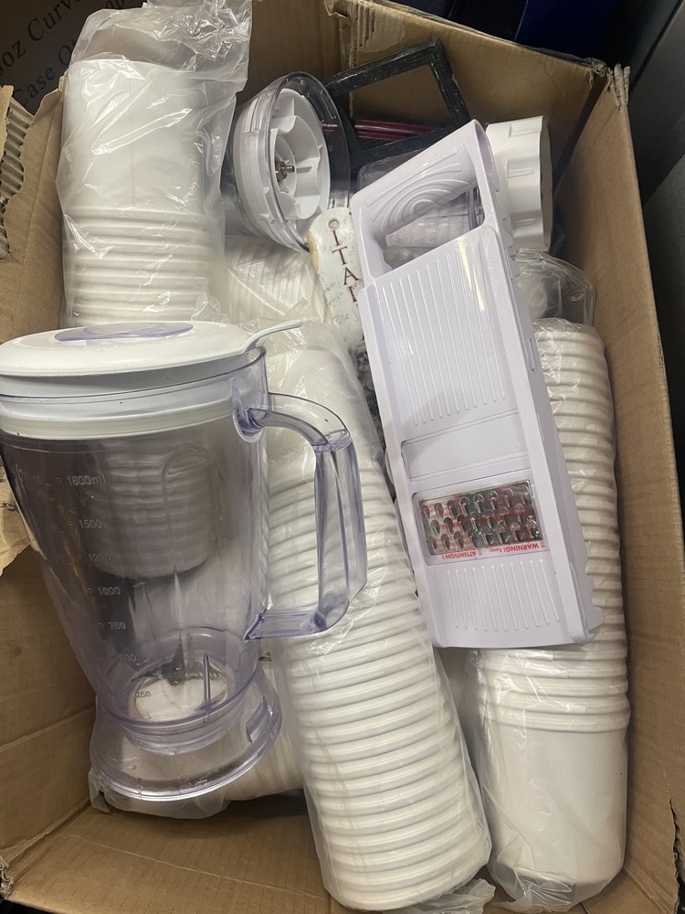 Hayes storage facility unit auction IB-3096 16