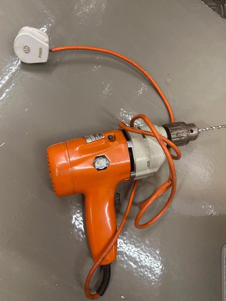 Hayes Self storage unit auction IB-6071 13