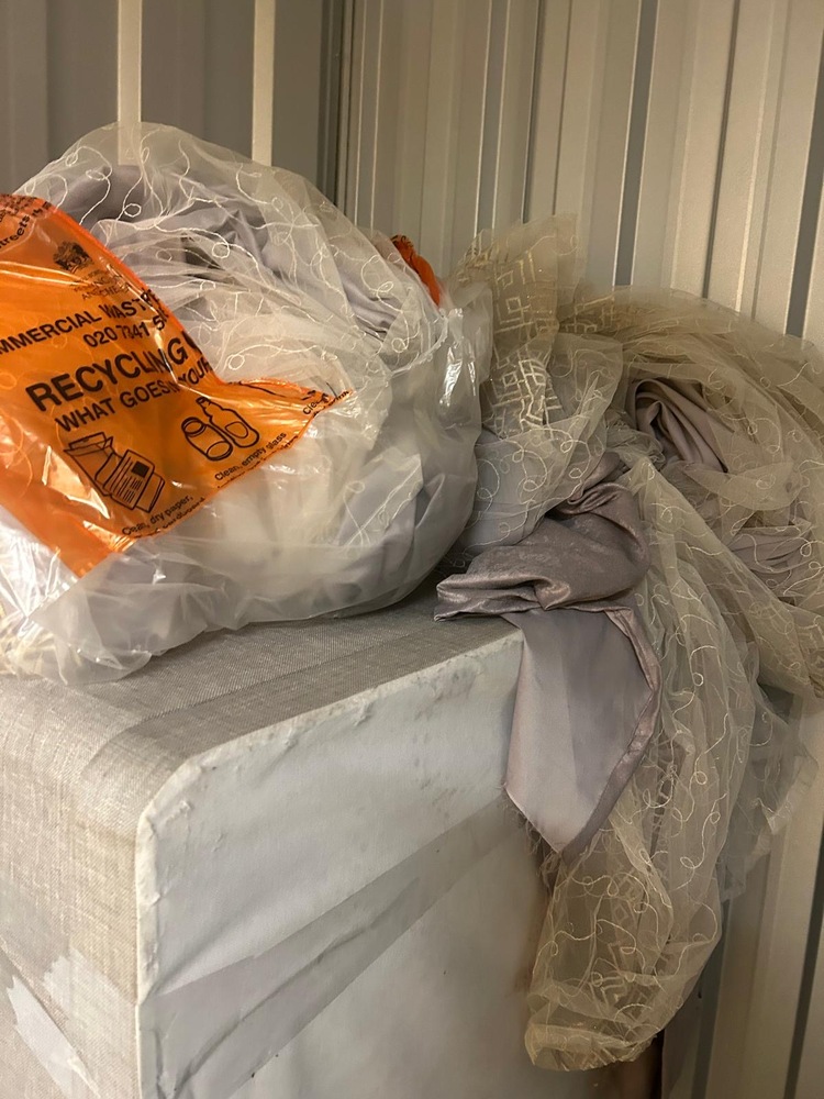 Hayes Self storage unit auction IB-6071 23