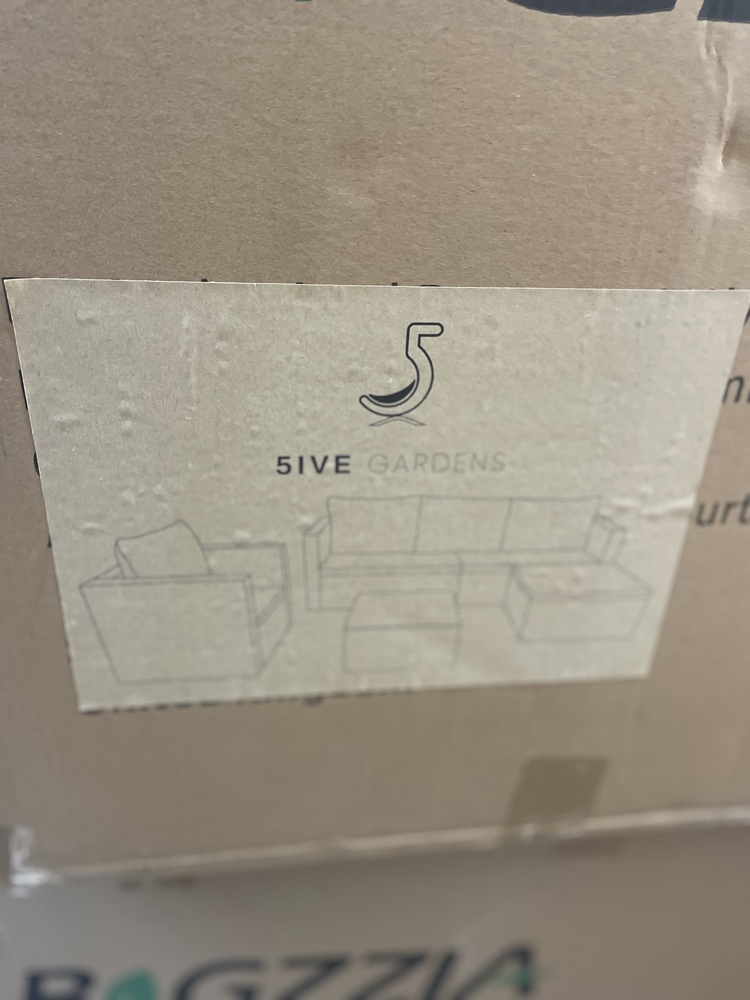 Staines Storage Unit auction IB-5994