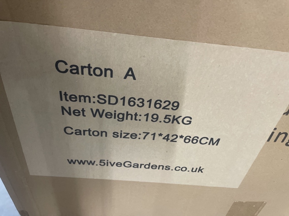 Staines Storage Unit auction IB-2111