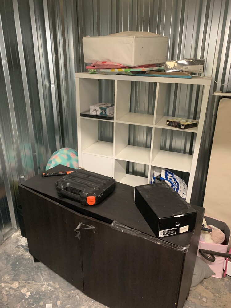 Big Padlock Huyton  Storage auction IB-3183