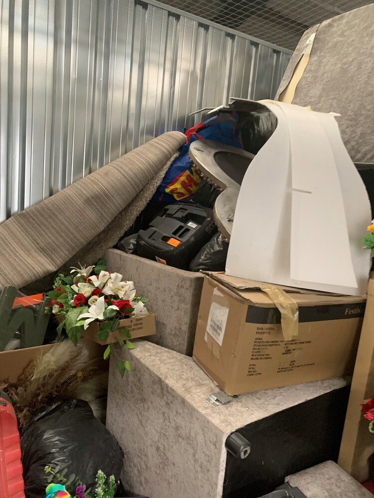 Big Padlock Huyton  Storage auction IB-4614