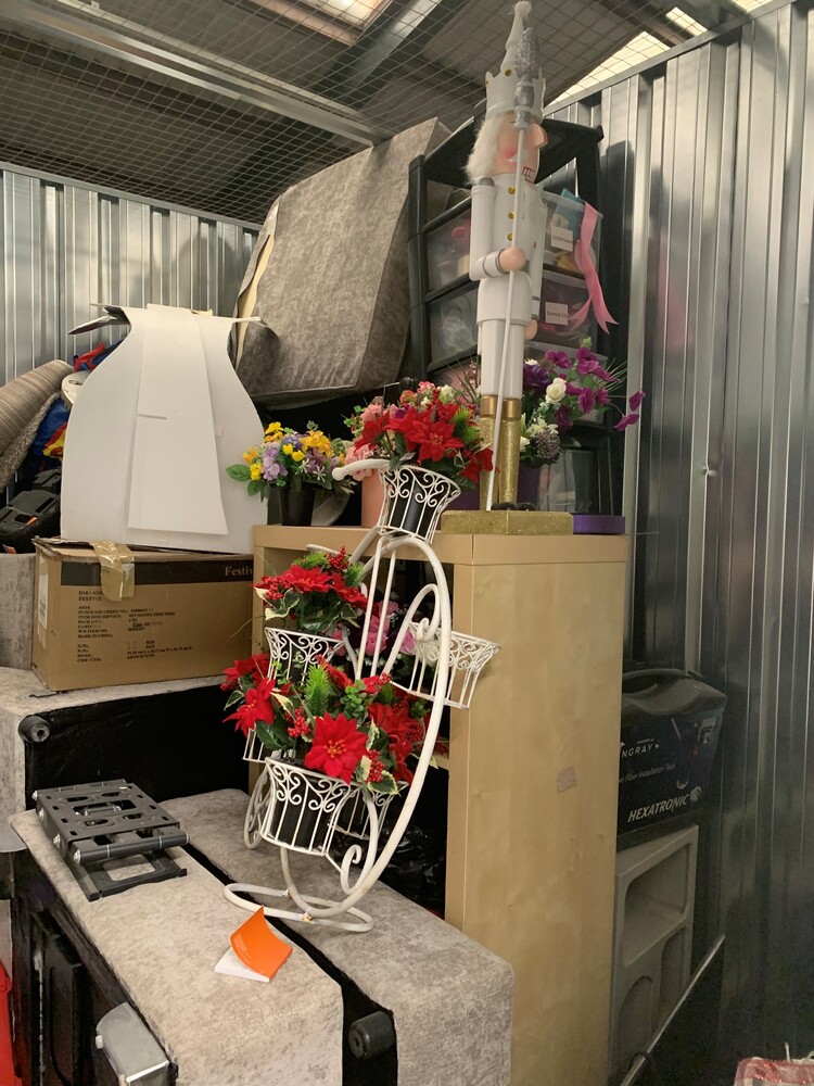 Big Padlock Huyton  Storage auction IB-4614