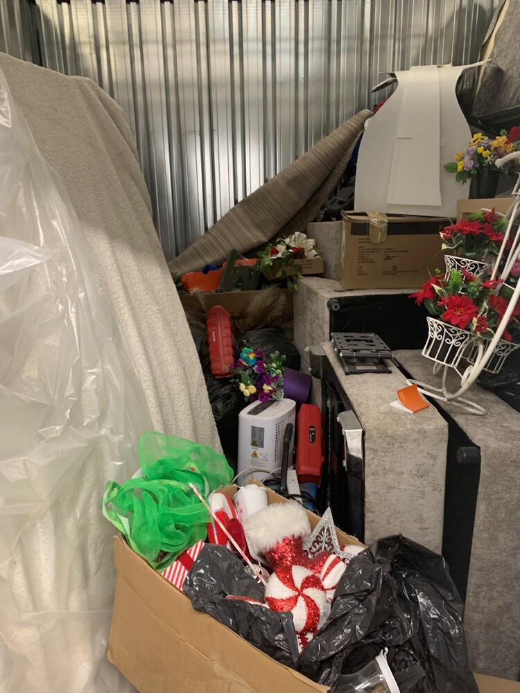 Big Padlock Huyton  Storage auction IB-4614