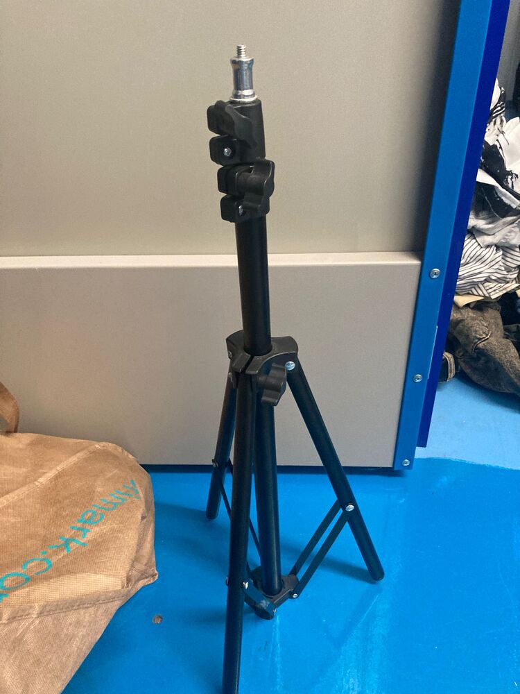 The Storage Team Leeds Self storage unit auction IB-7521 33