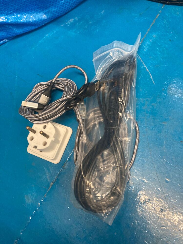 The Storage Team Leeds Self storage auction IB-7521 24