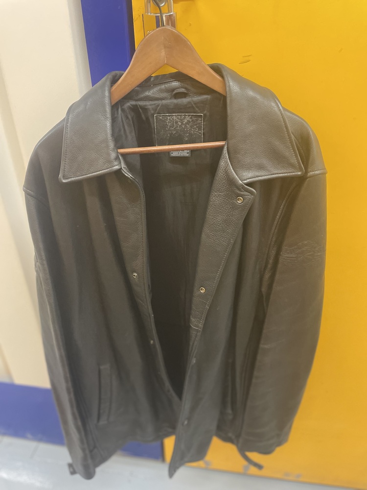 Staples Corner Storage auction IB-9711