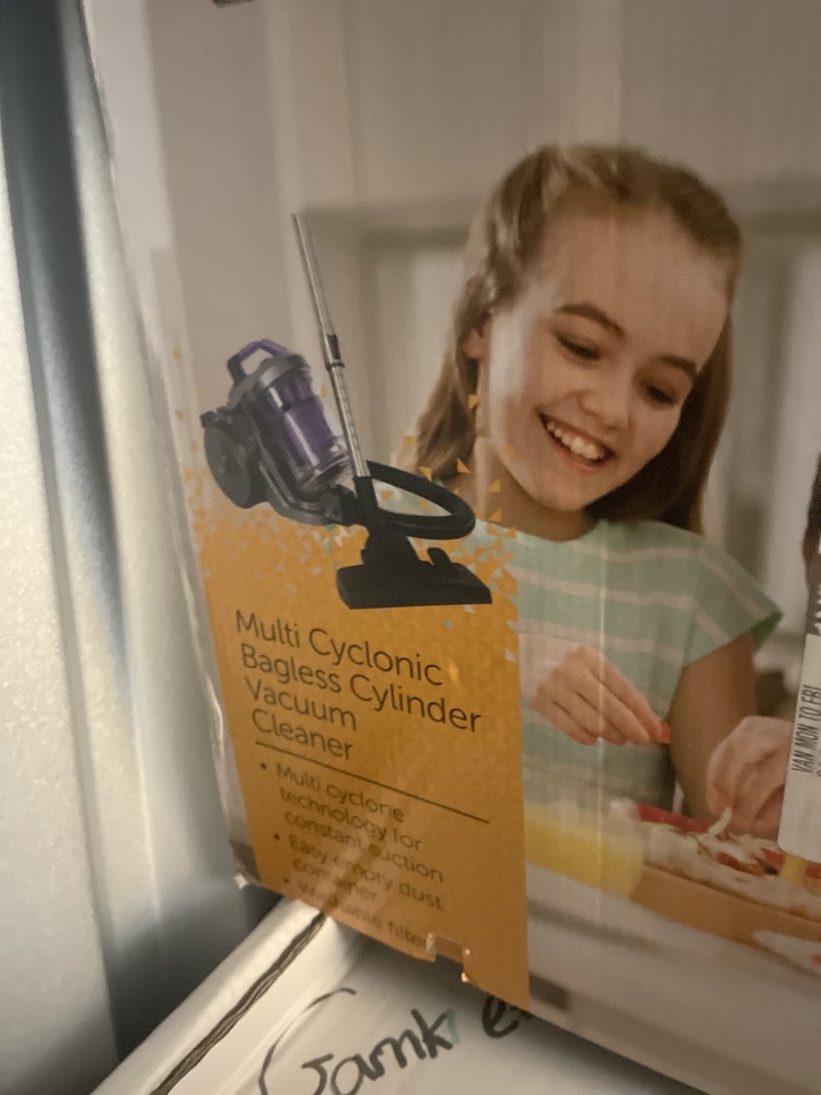 Staples Corner Self storage unit auction IB-9711