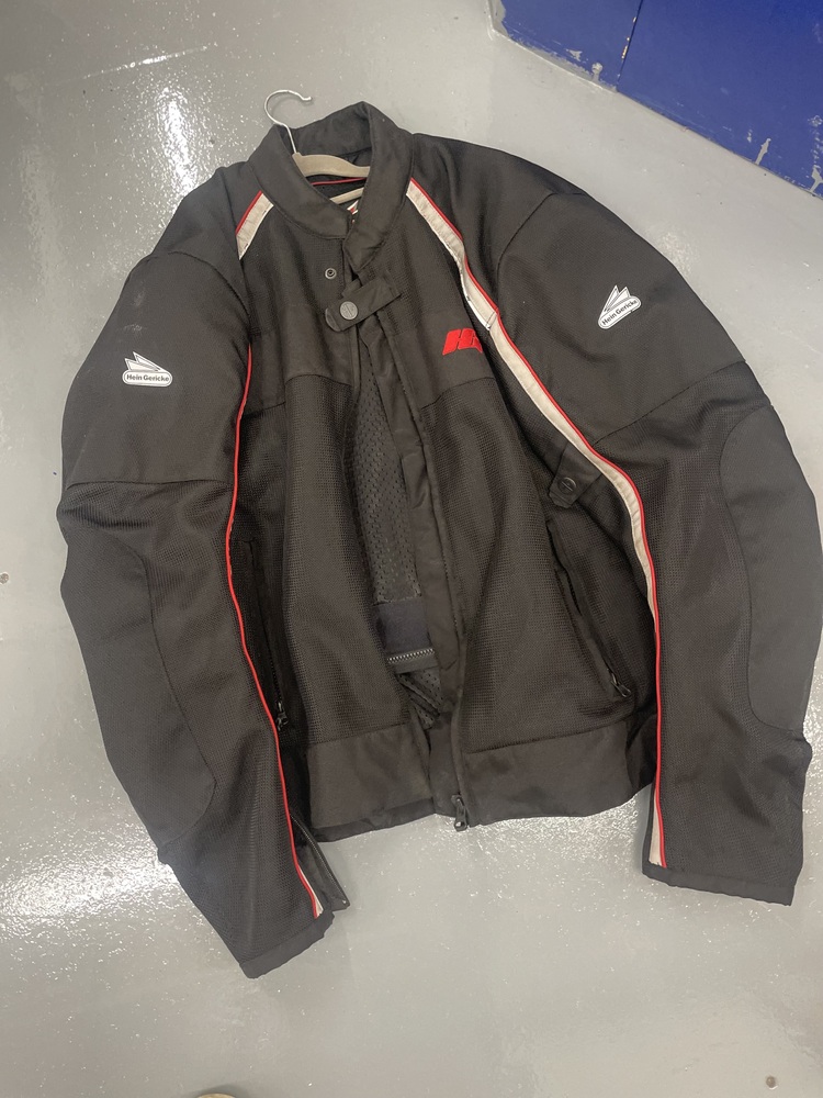 Staples Corner Storage Unit auction IB-9711 12