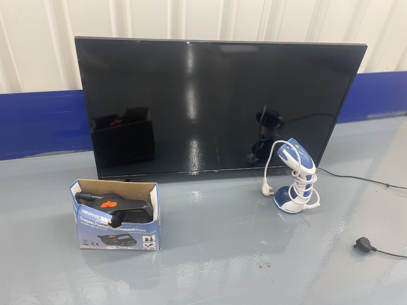 Staples Corner Self storage unit auction IB-9711 13