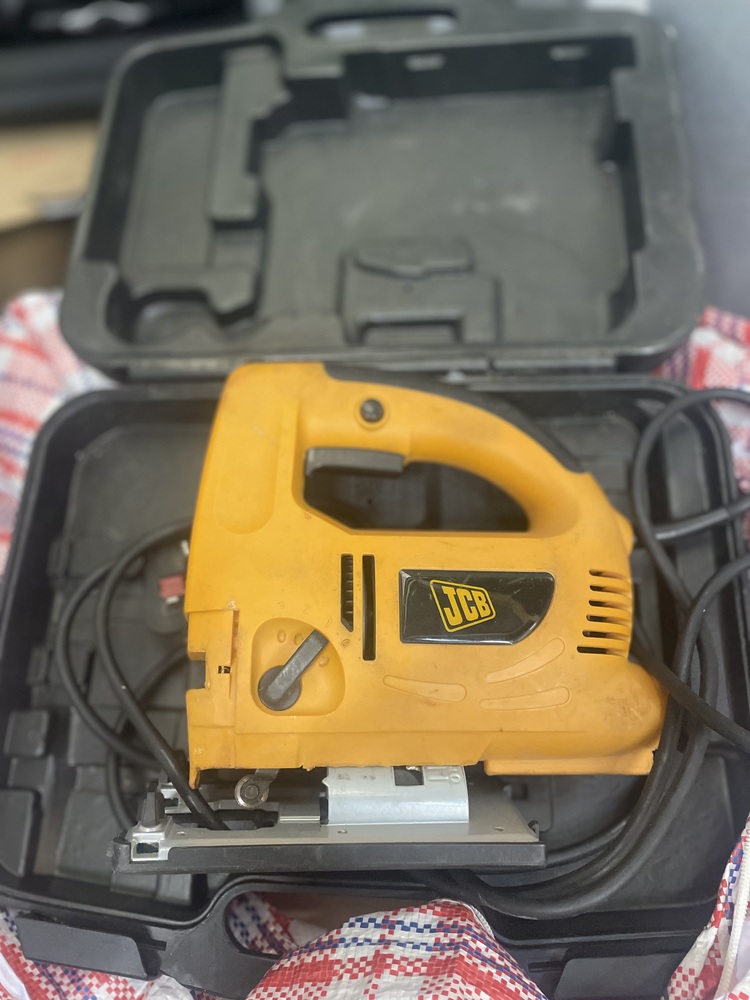 Staples Corner Storage auction IB-6676