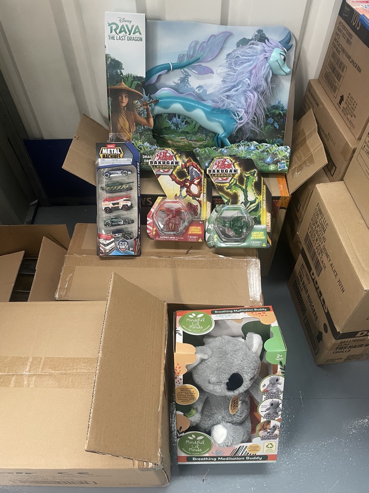 Staples Corner Storage auction IB-7261 10