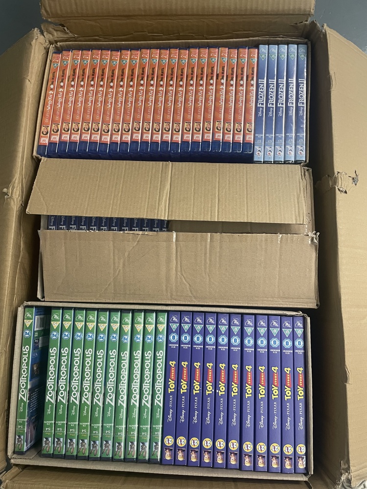 Staples Corner Storage Unit auction IB-7261 22