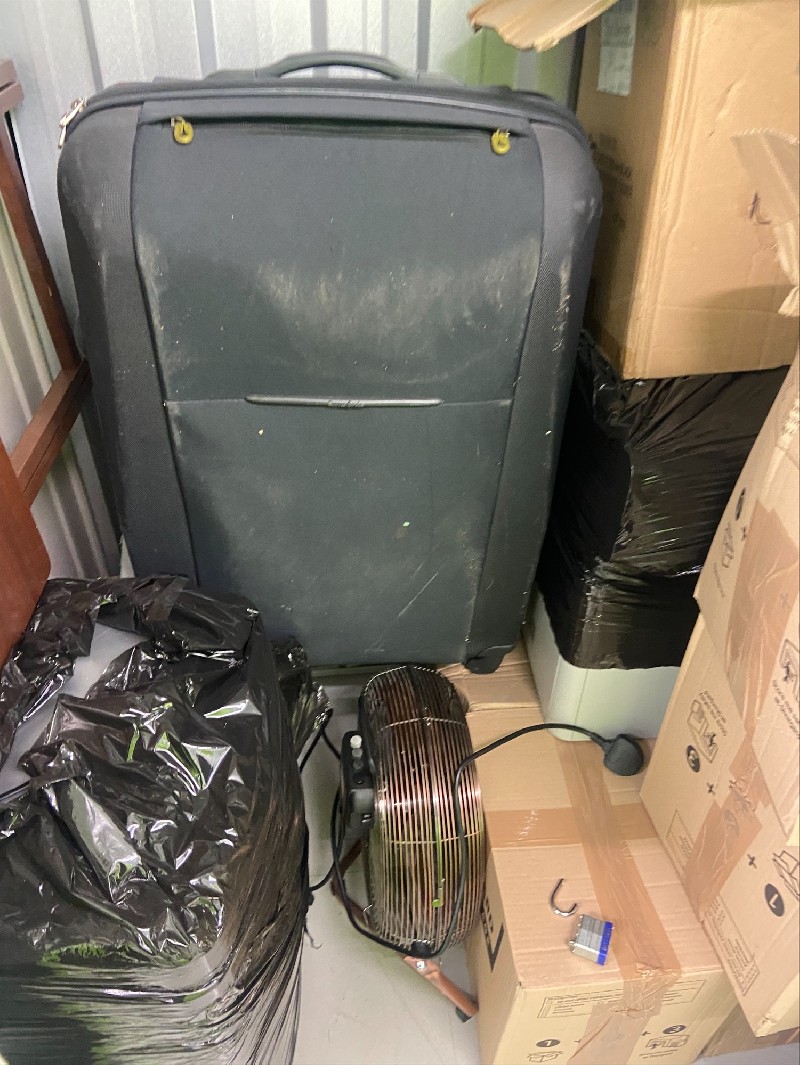 iBidOnStorage.co.uk StorageMart Auction 16582311124625