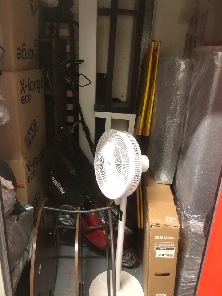 Orpington storage facility unit auction IB-4833