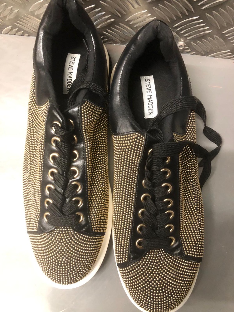 Orpington Storage Unit auction IB-4833 22