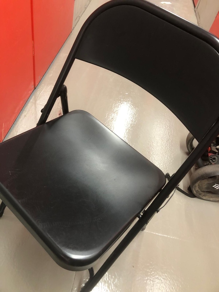 Orpington Storage Unit auction IB-7741