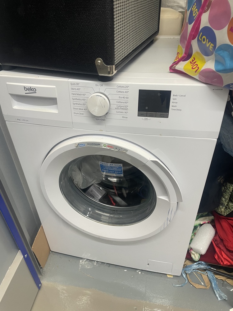 Slough Self storage auction IB-5080