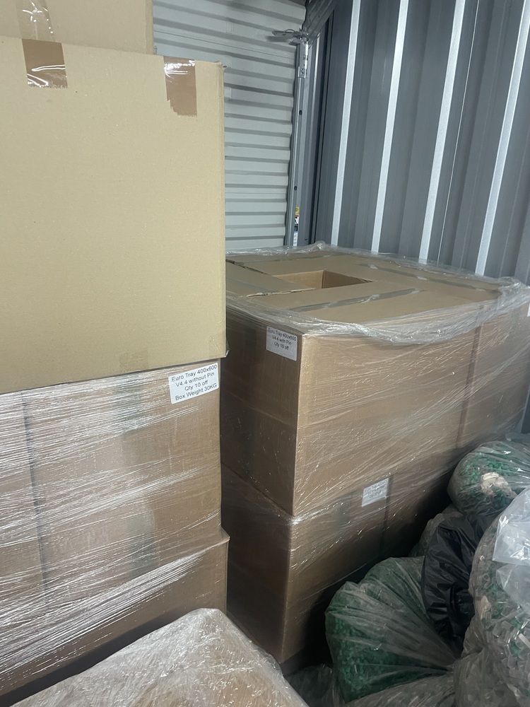Reading storage facility unit auction IB-1505 16
