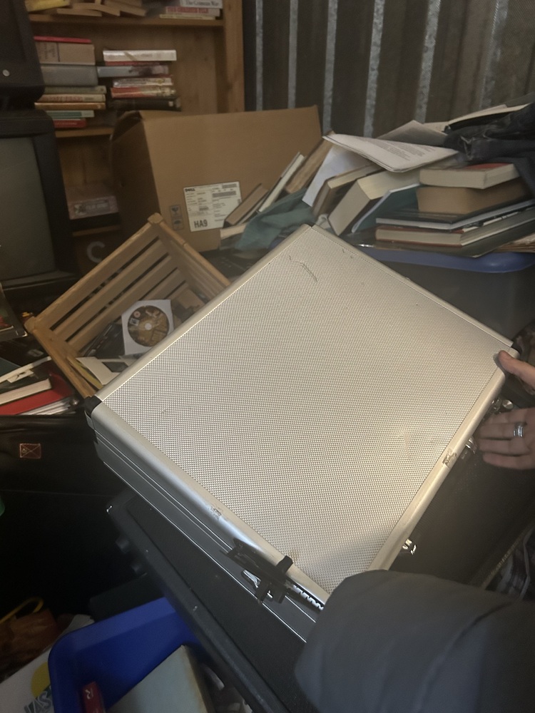 Alperton Storage Unit auction IB-9535 22