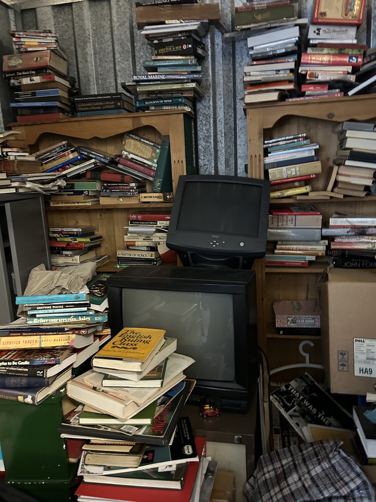 Alperton Storage Unit auction IB-9535 42