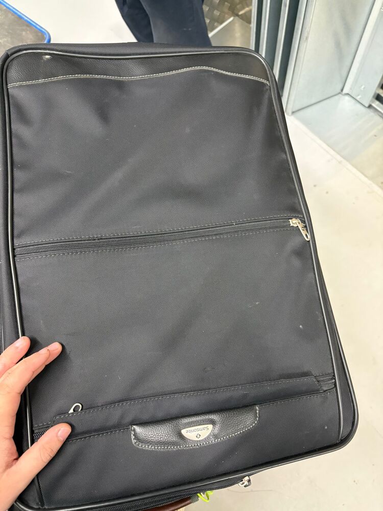 Hills Self Storage Storage auction IB-9214 40