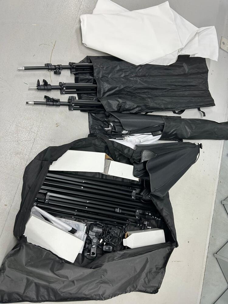 Hills Self Storage Self storage facility auction IB-9214 25