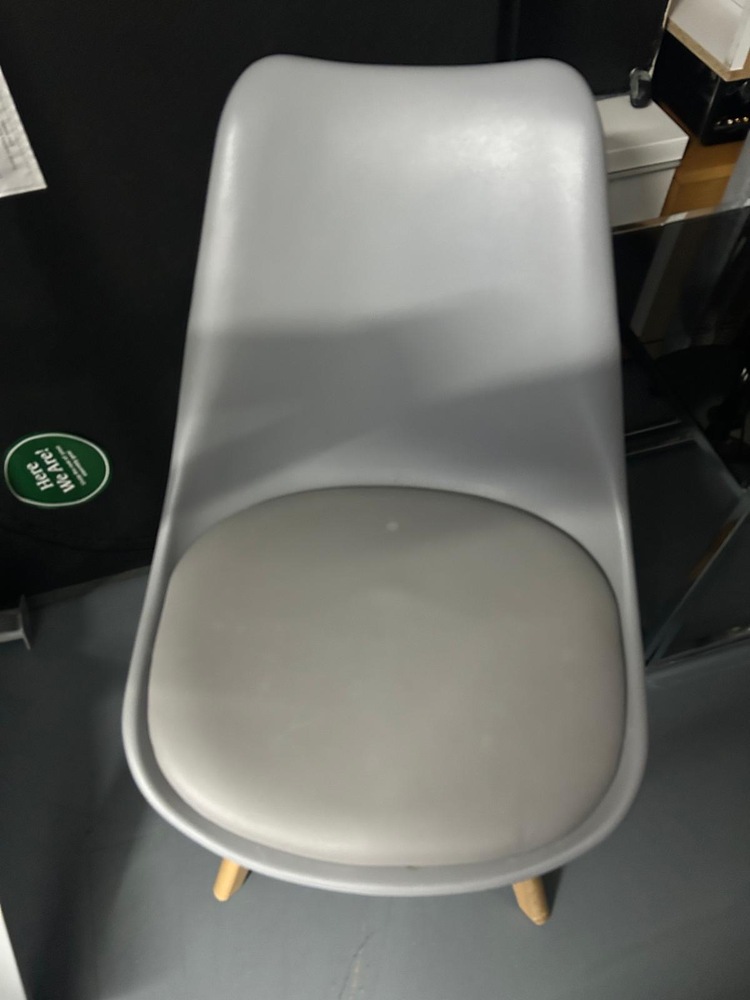 Wandsworth storage facility unit auction IB-2734