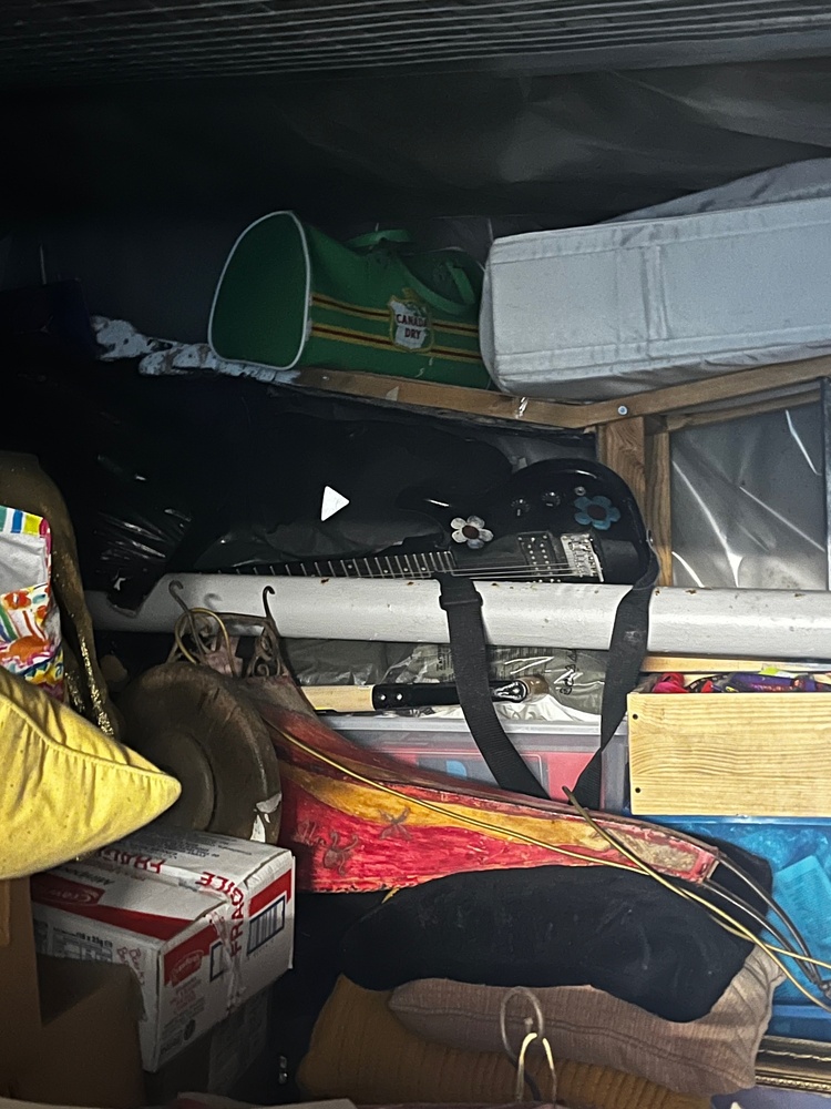 StorageMart Hove Self storage unit auction IB-4407