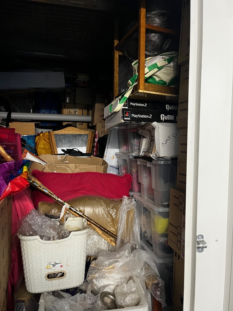 StorageMart Hove Self storage auction IB-4407 14