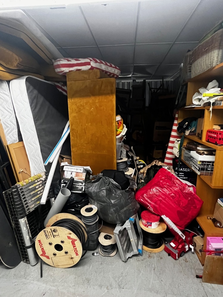 StorageMart Hove Self storage unit auction IB-6933 13