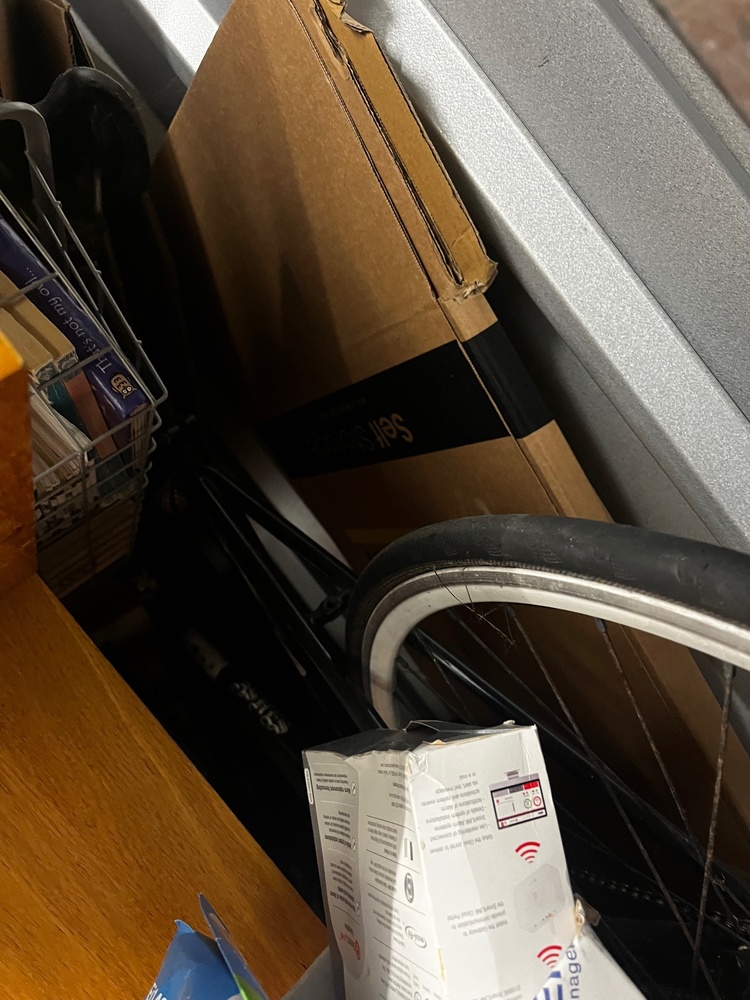 StorageMart Hove Self storage unit auction IB-6933